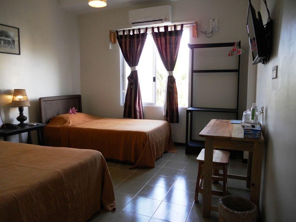 ア リトル ビット オブ マンダレー タバーン Bed & Breakfast エクステリア 写真